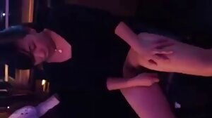 Eva cieszy filmiki erotyczne online się długim dongiem w dupę